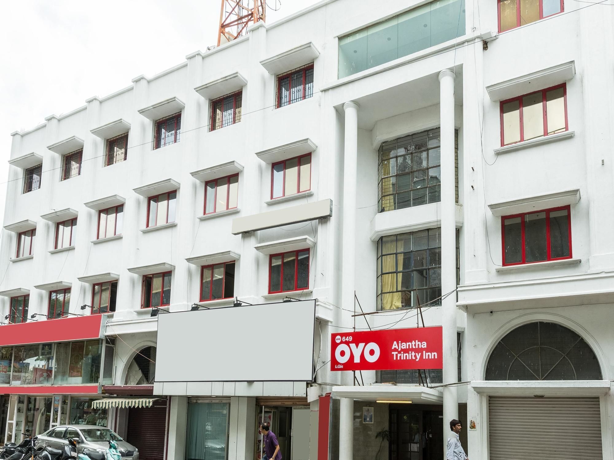 Oyo Mg Road Trinity Circle Bangalore