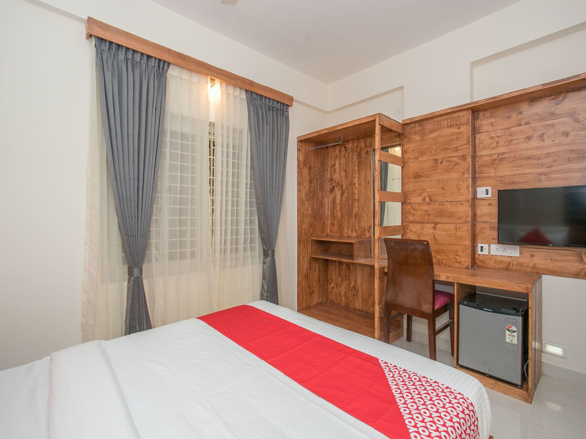 Hotel Oyo 12045 Dollars Nest