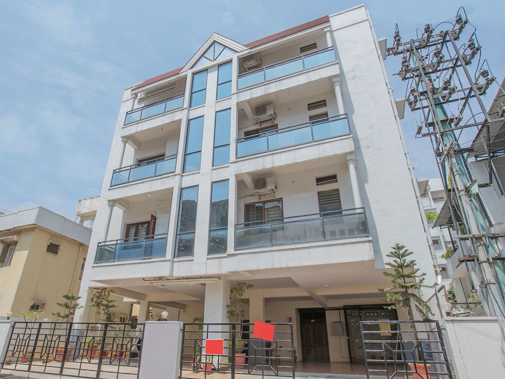 Hotel Oyo 12524 Compact Supralisa