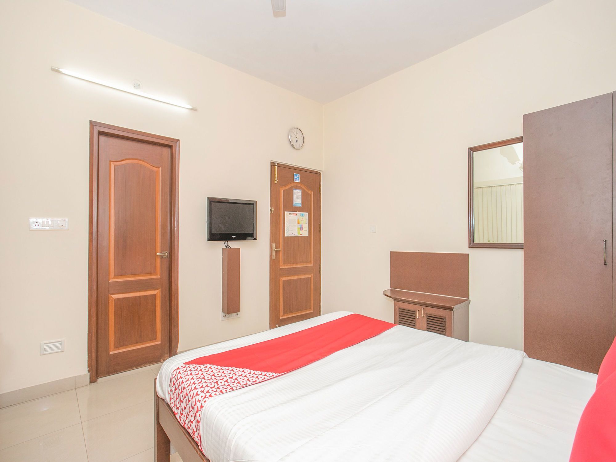 Hotel Oyo 12524 Compact Supralisa 3*