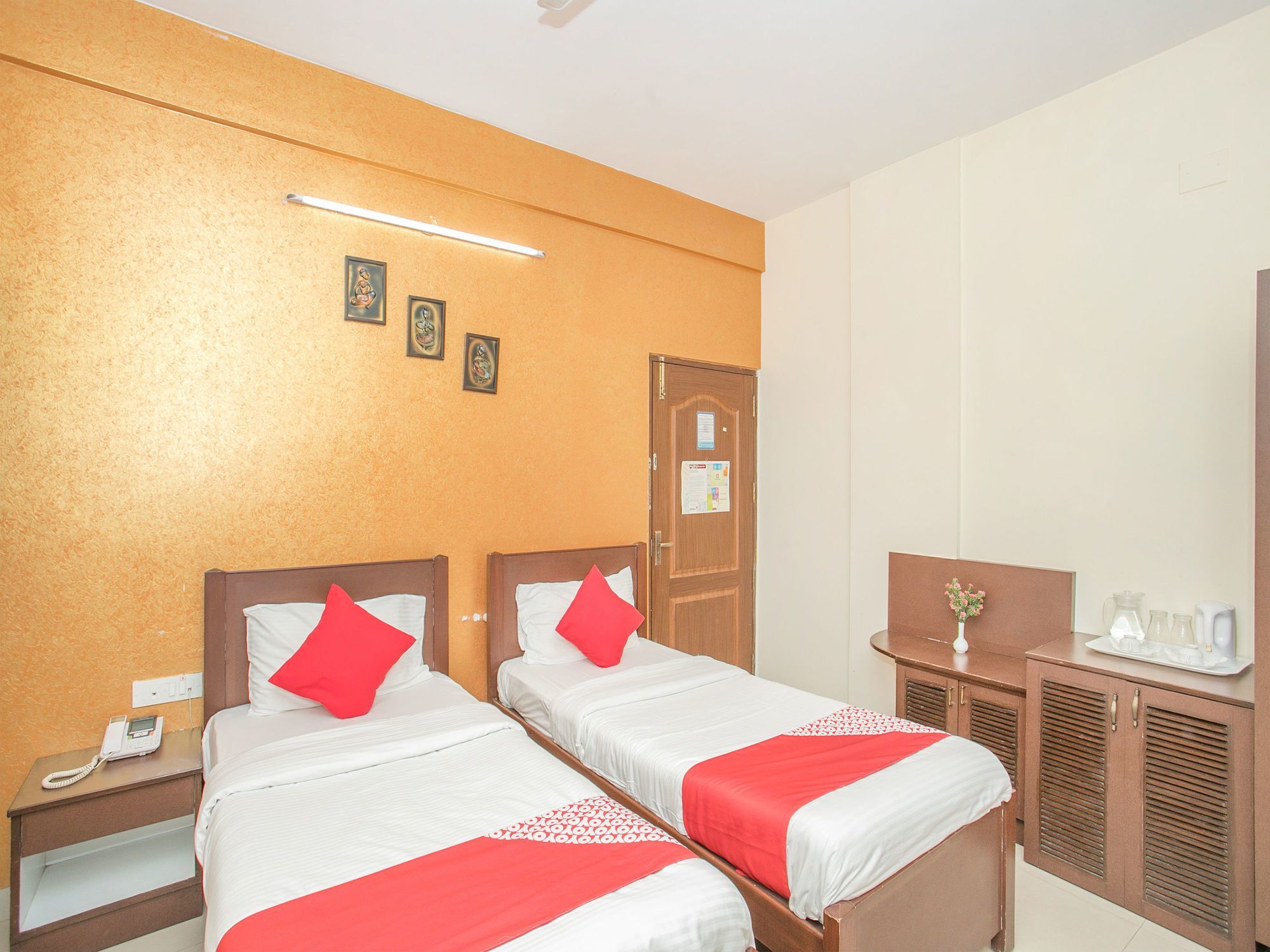 Hotel Oyo 12524 Compact Supralisa 3*
