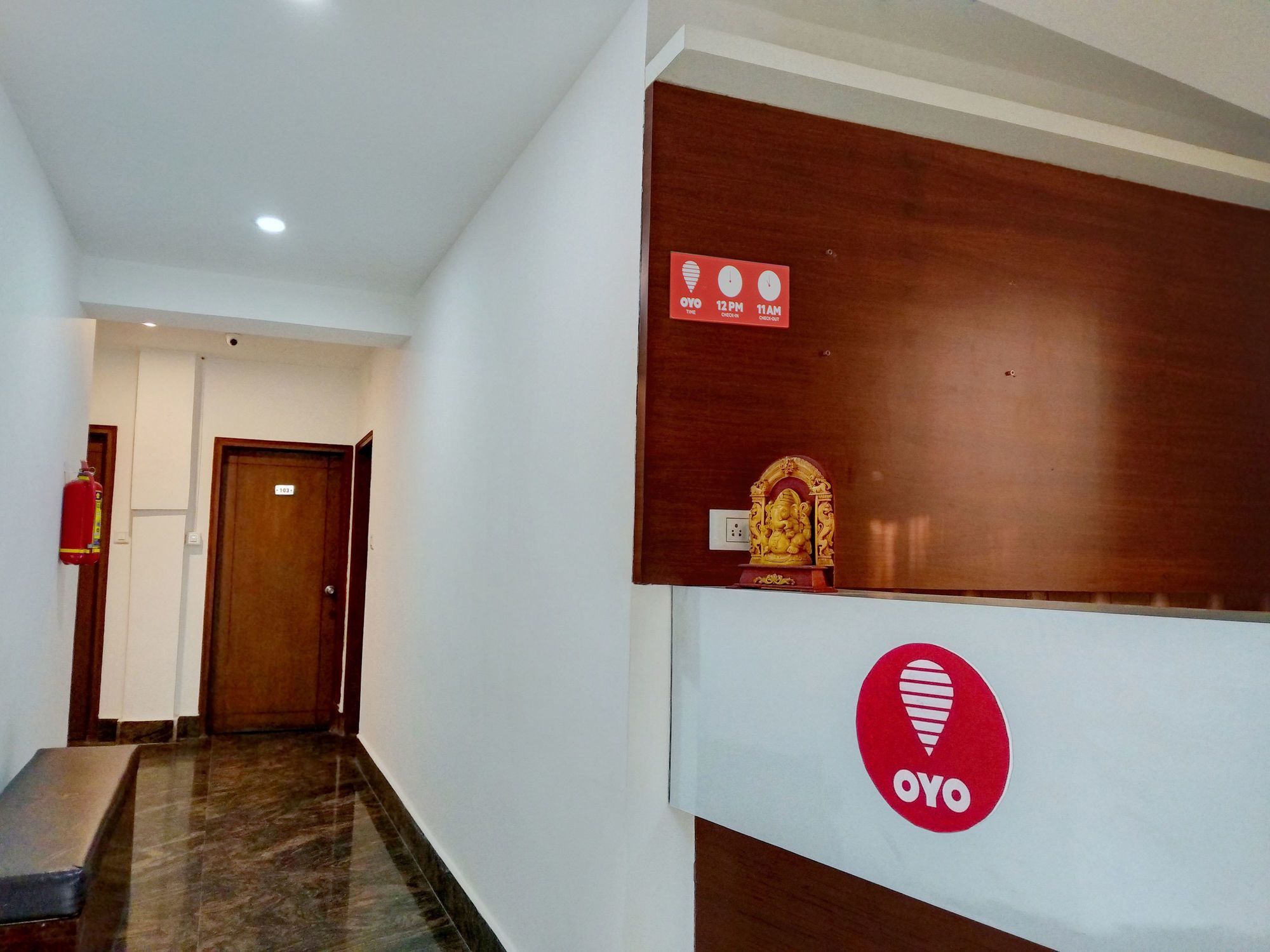 Hotel Oyo 10530 Near Forum Mall 2*