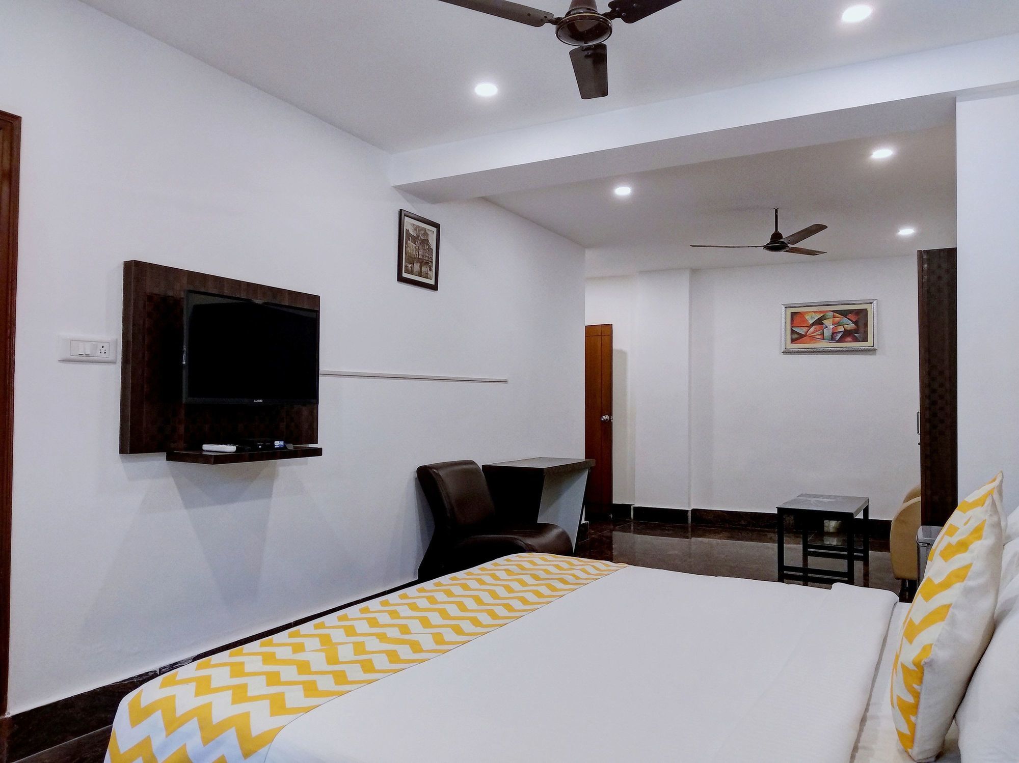 Oyo 10530 Near Forum Mall Hotel Bangalore