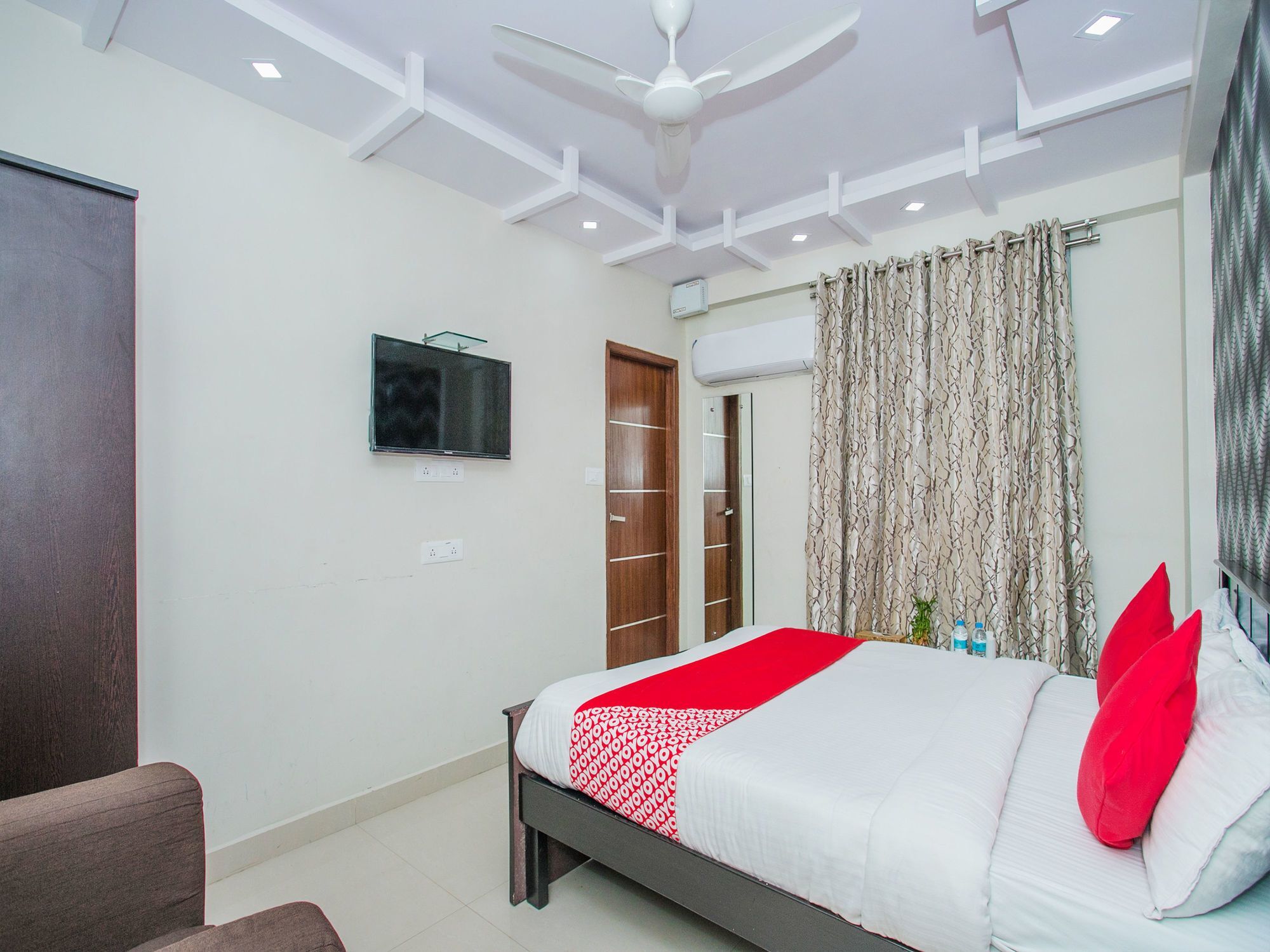 Hotel Oyo 16455 Amazing 2*