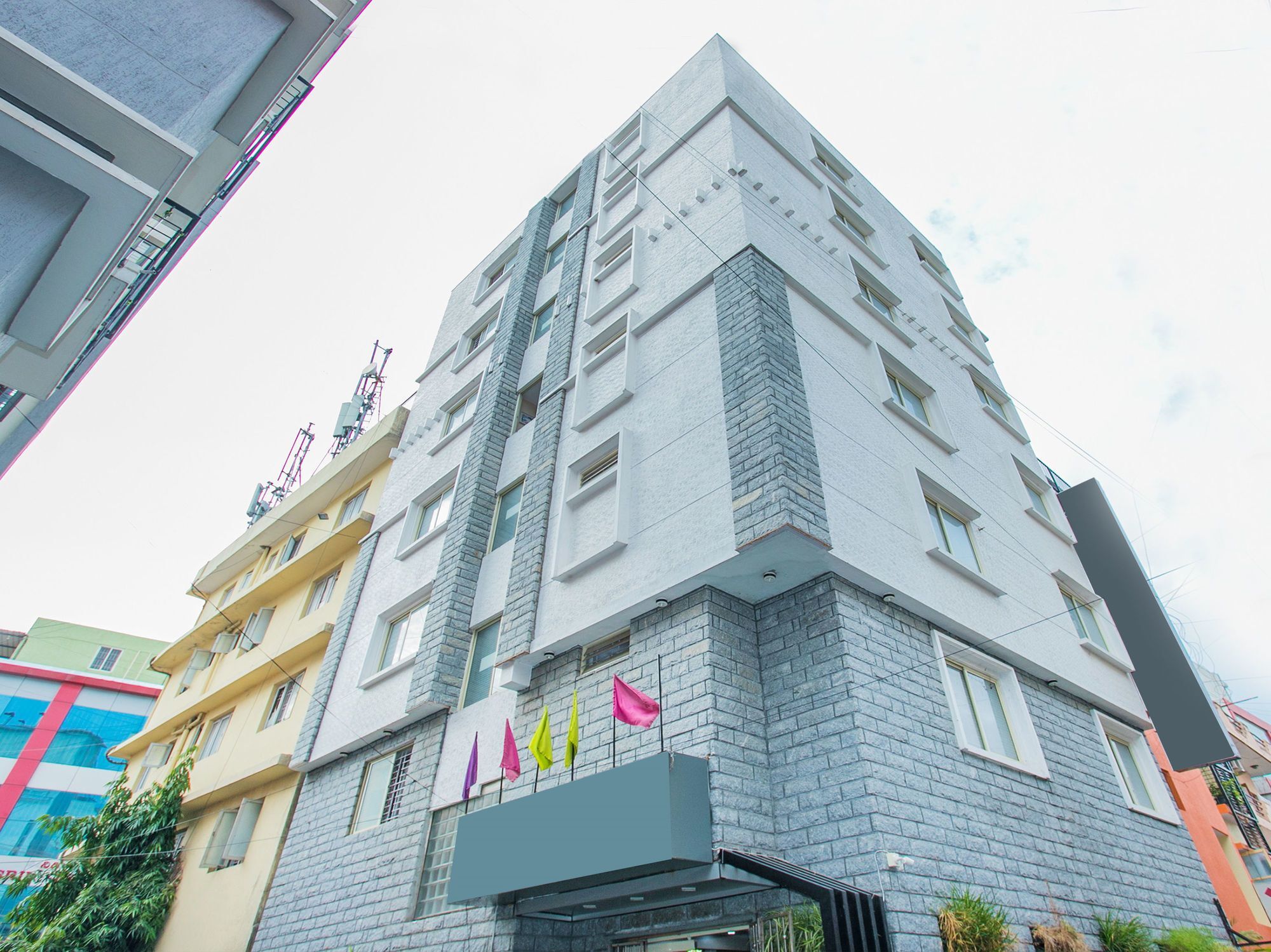 Oyo 16455 Amazing 2* Bangalore