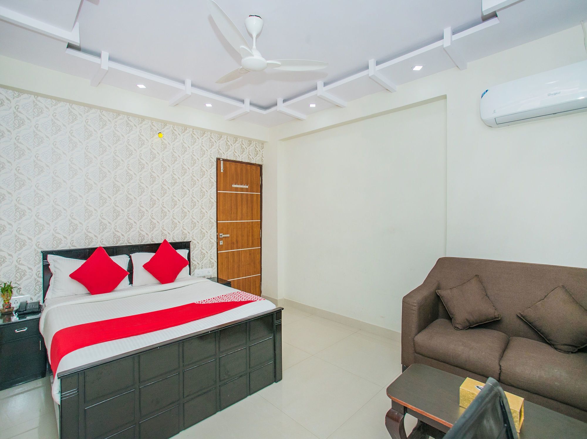 Oyo 16455 Amazing Bangalore