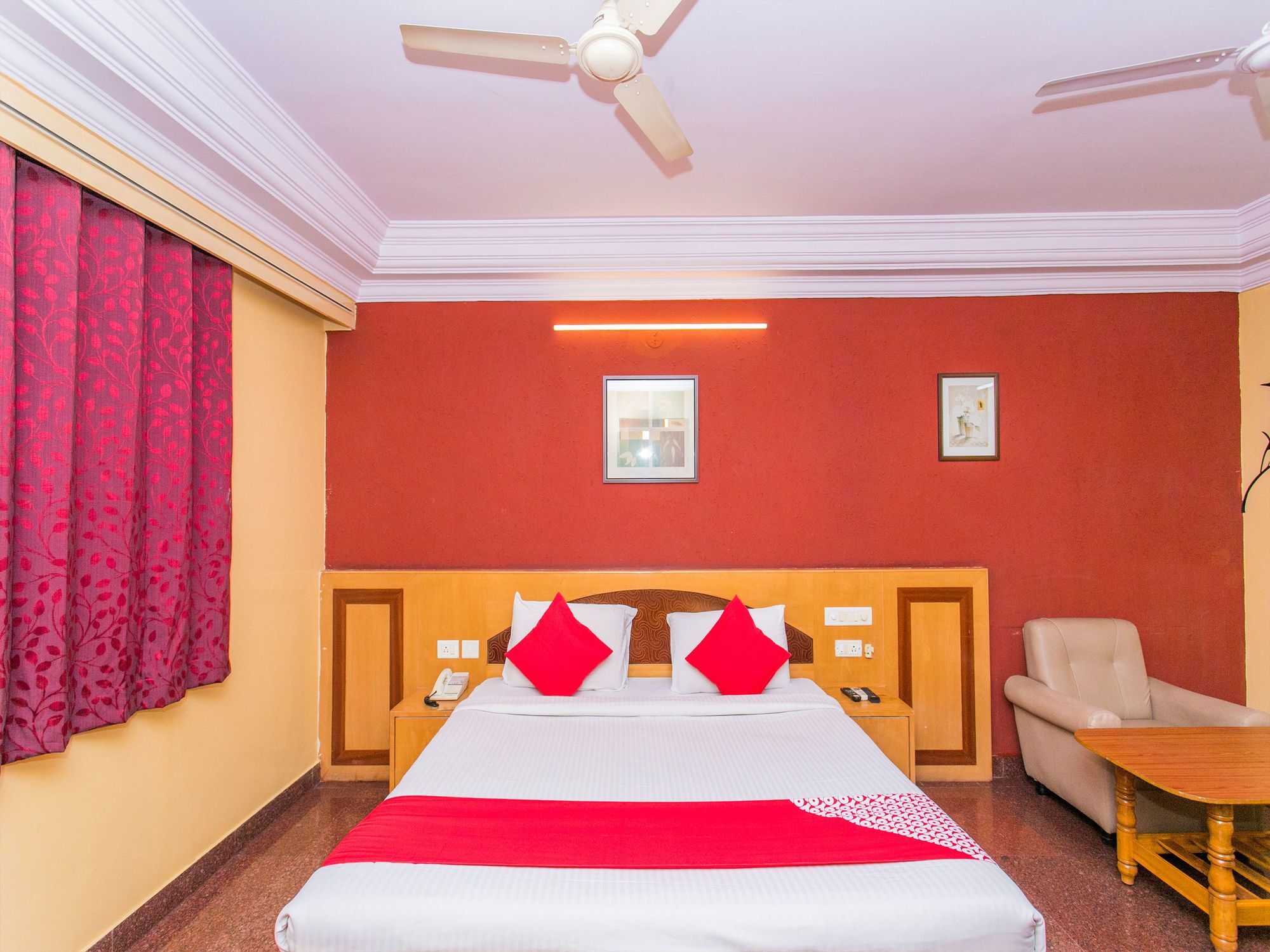 Hotel Oyo 330 Koramangala Maharaja Signal 2*