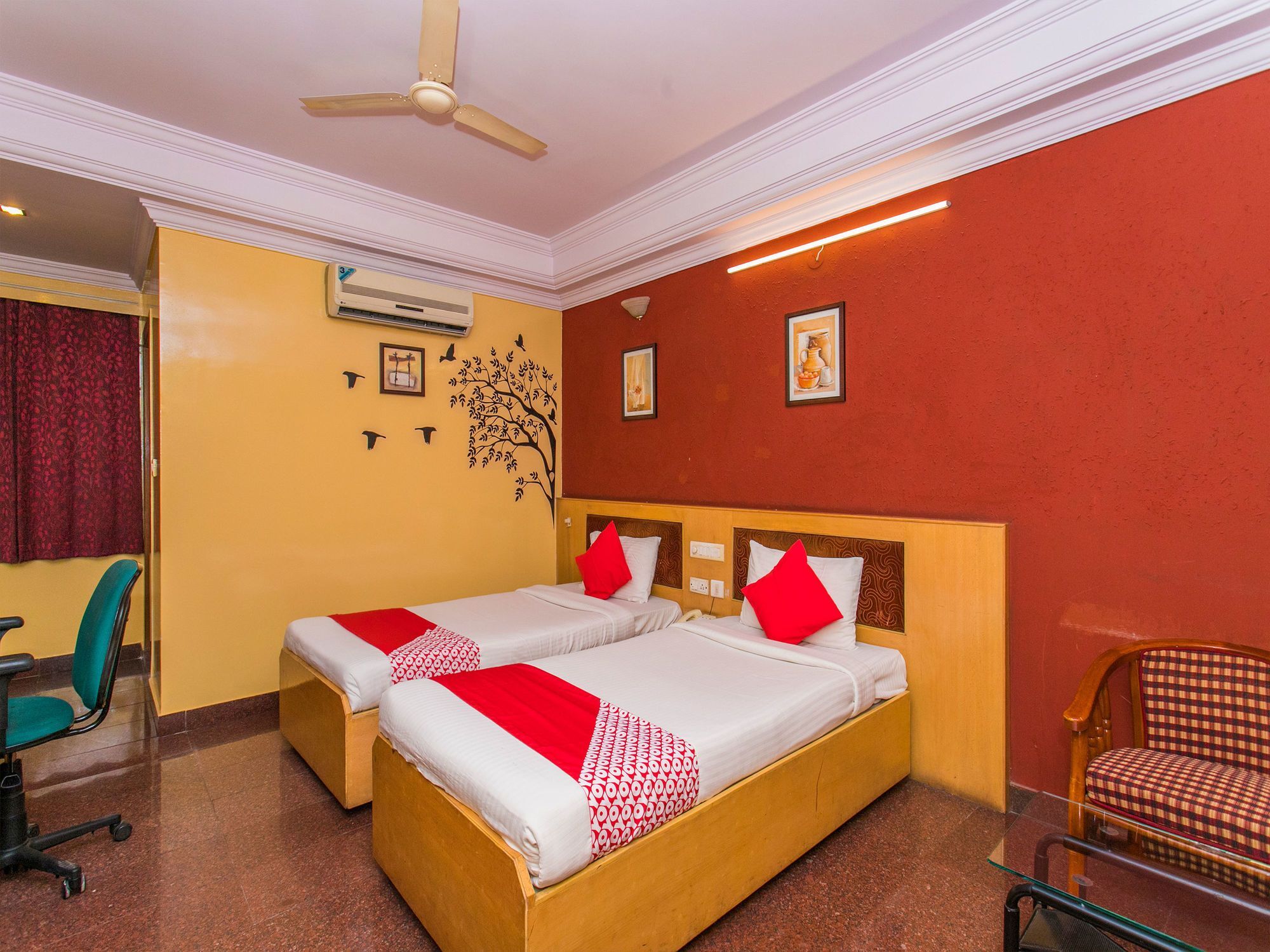 Oyo 330 Koramangala Maharaja Signal Hotel 2*