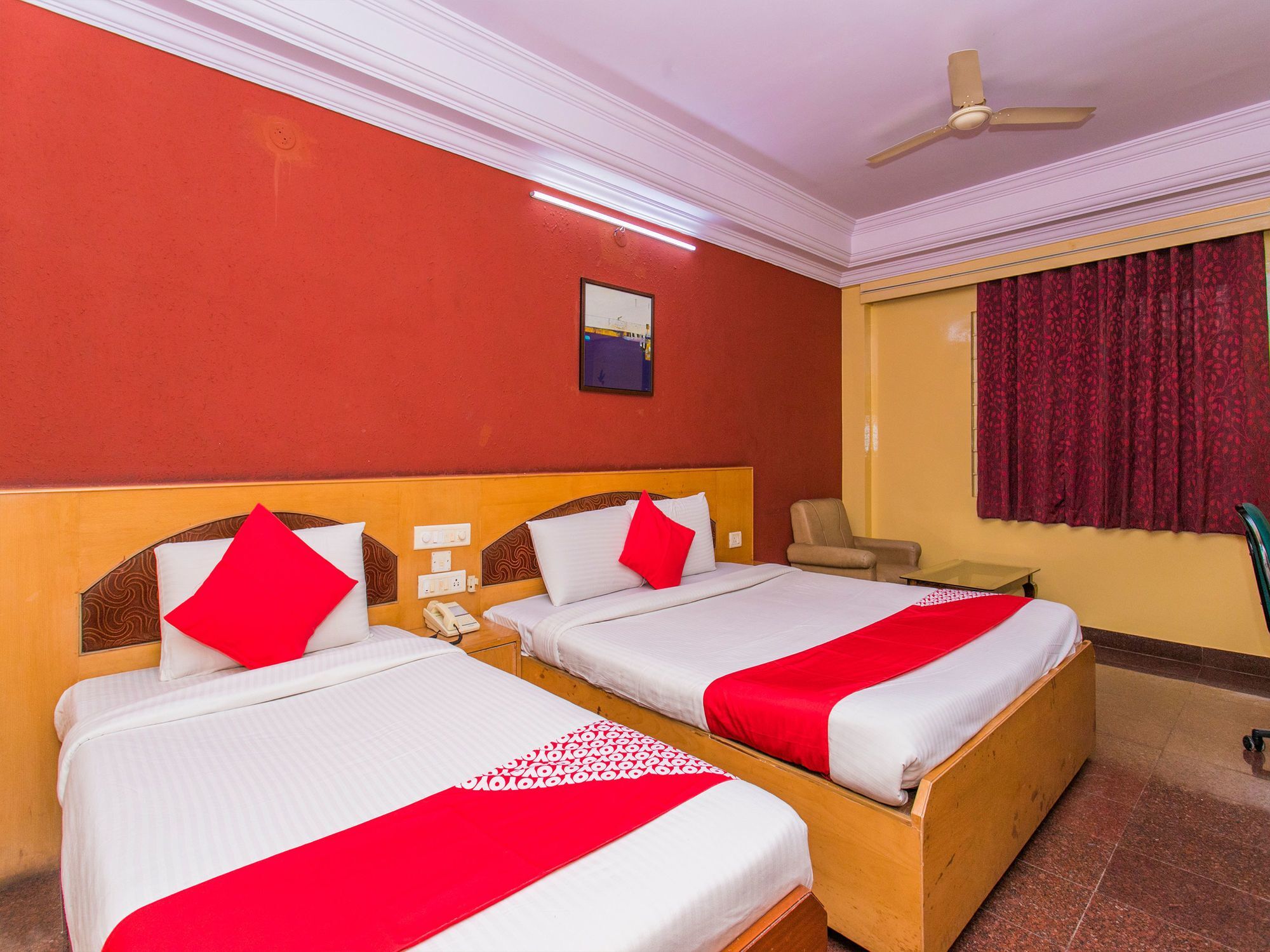Oyo 330 Koramangala Maharaja Signal Hotel