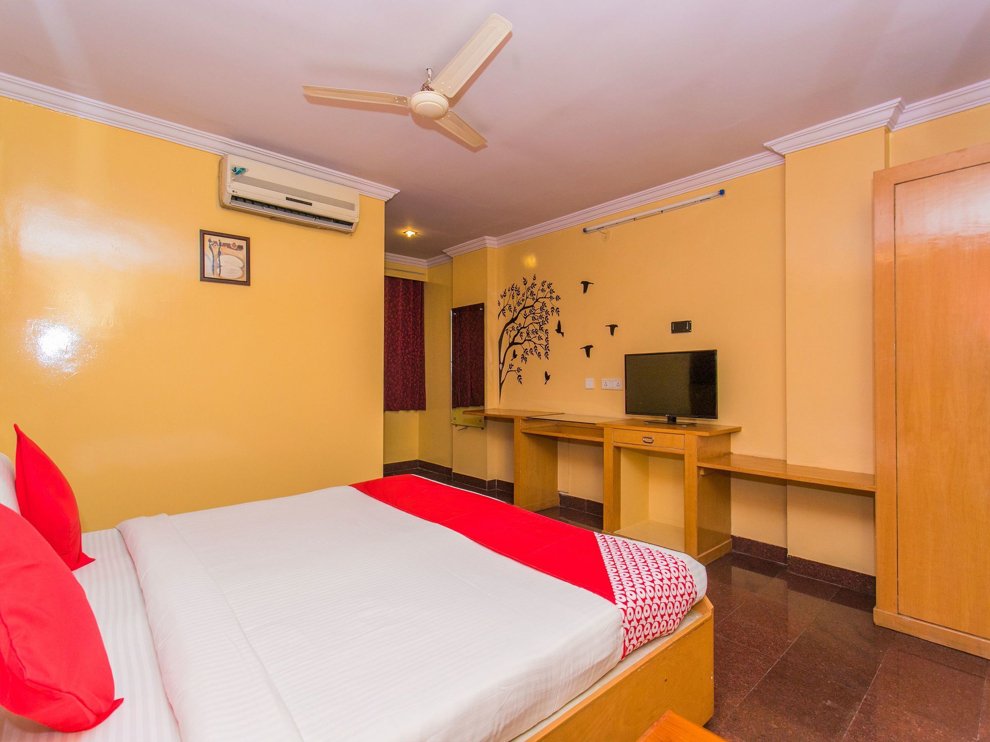 Hotel Oyo 330 Koramangala Maharaja Signal 2*