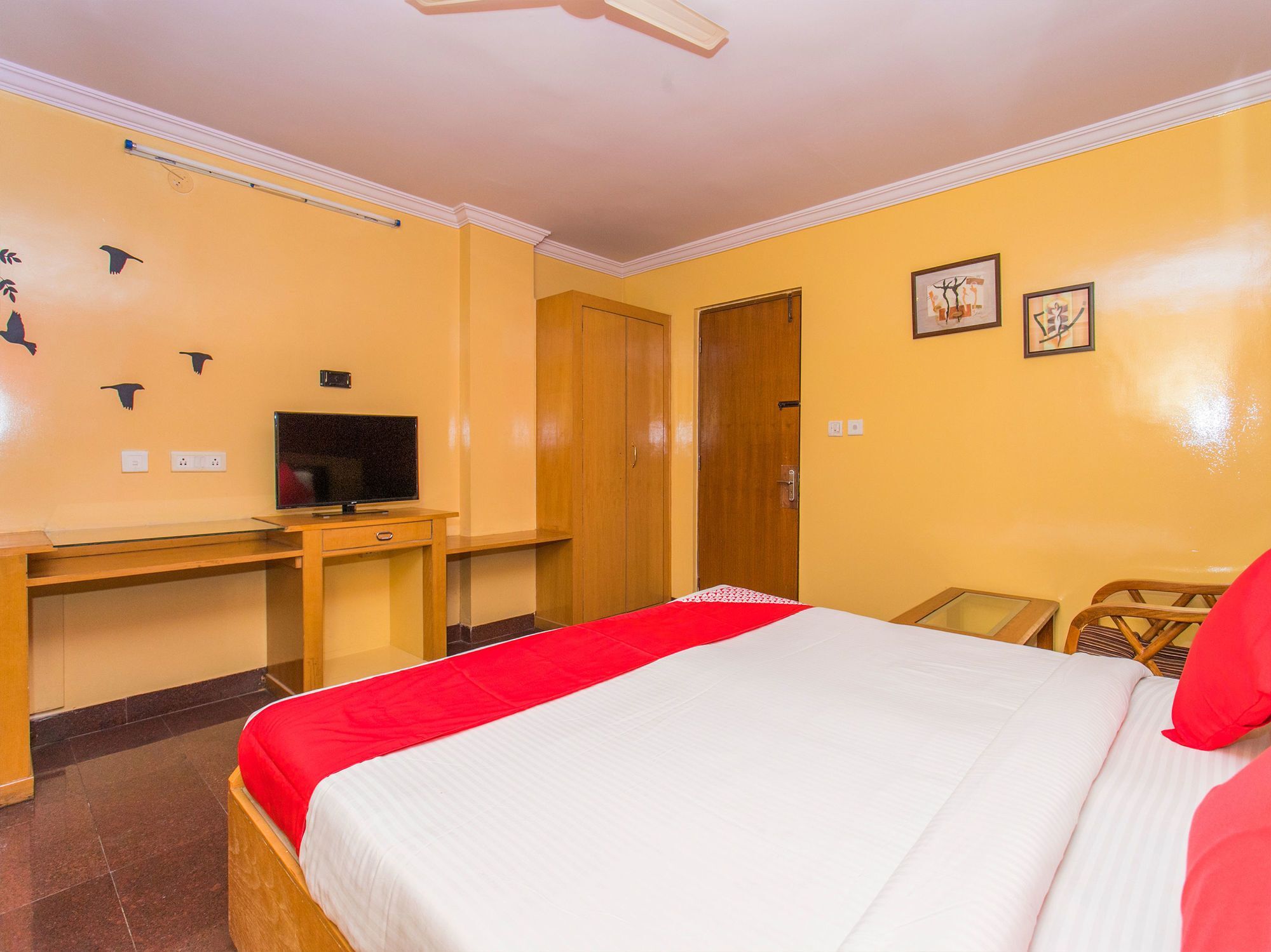 Hotel Oyo 330 Koramangala Maharaja Signal Bangalore