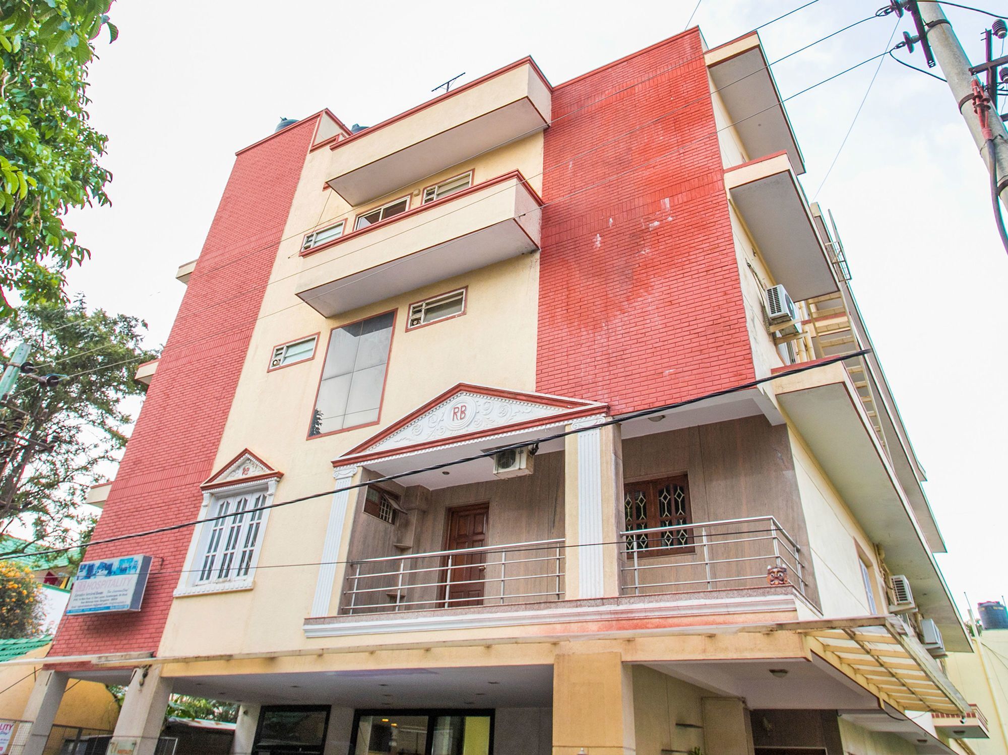 Oyo 330 Koramangala Maharaja Signal 2*
