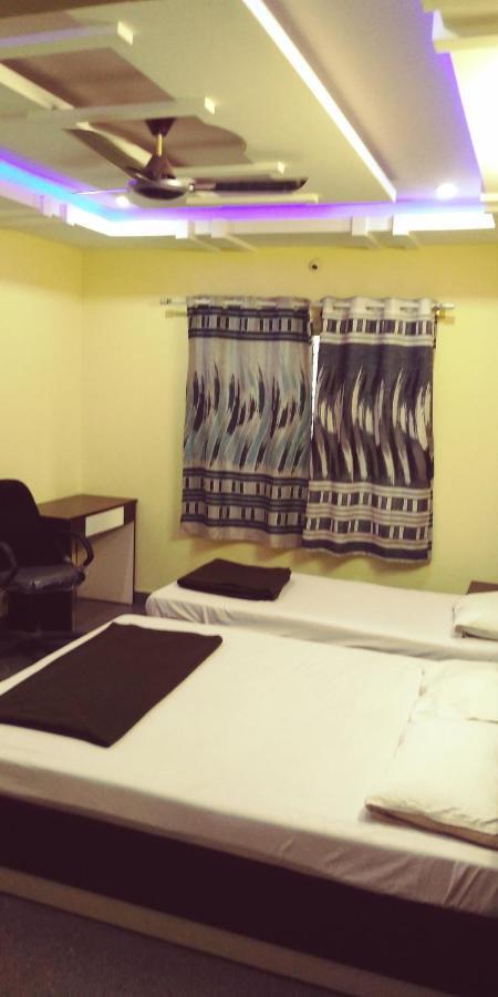 S R Hotel