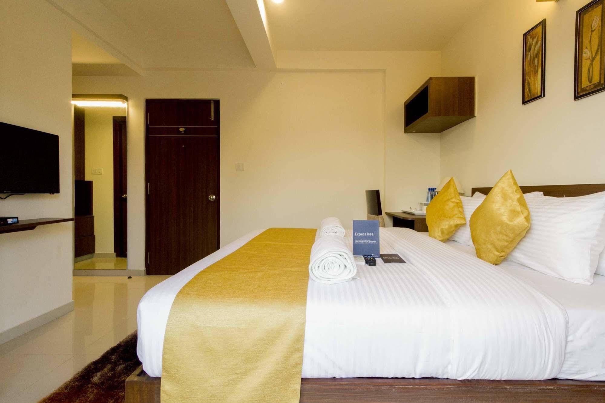 Fabhotel Oakwoods Serai
