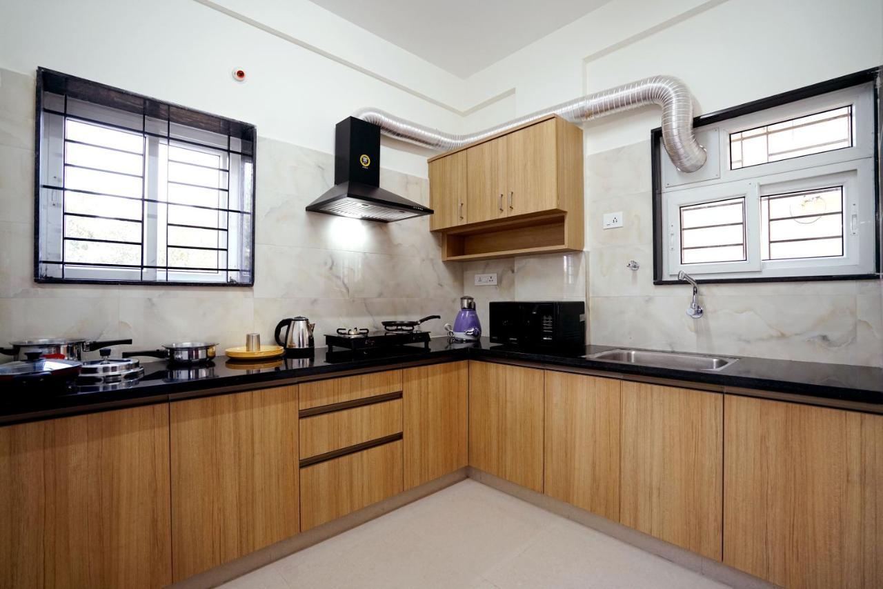 Castle Jp Service Apartment *