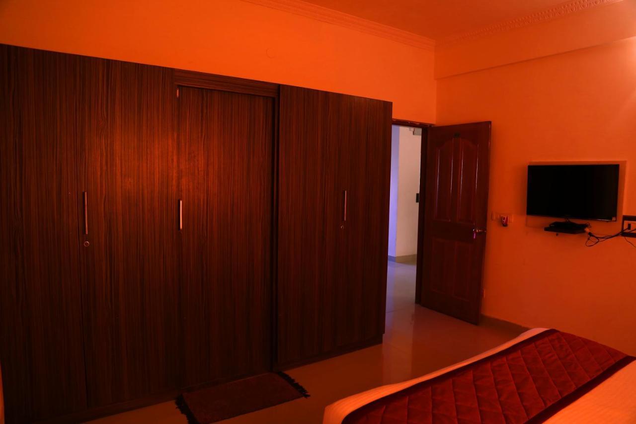 Hotel Airport Gateway