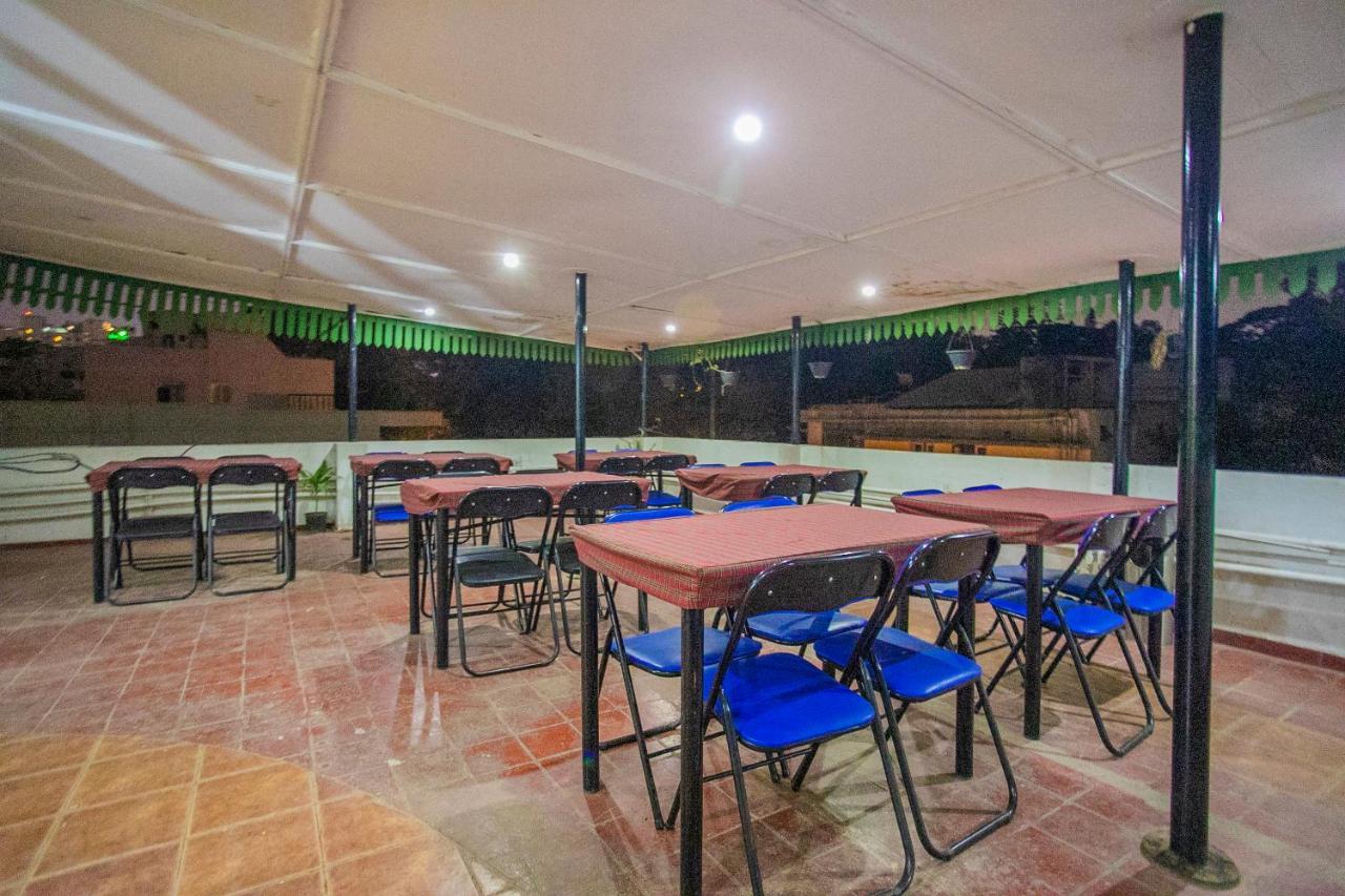 Oyo 26955 Asteria Hotel 3*