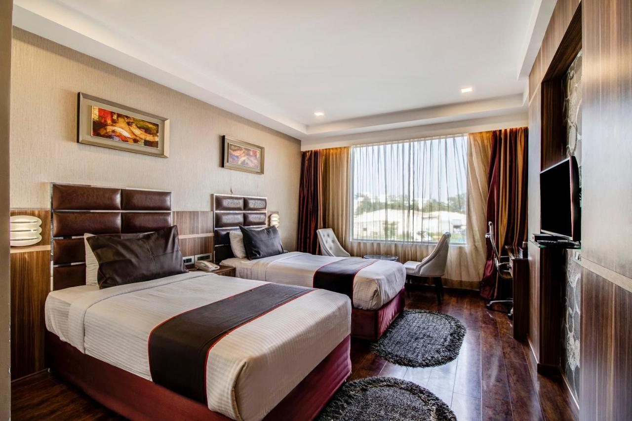 Sahar Pavillion Hotel