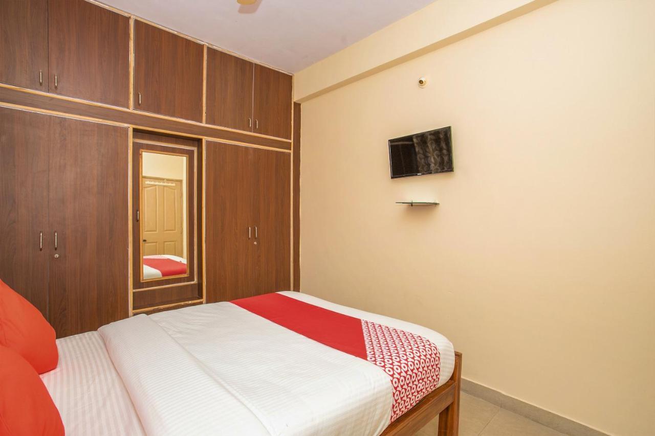 Oyo 12776 Sv Hotel 3*