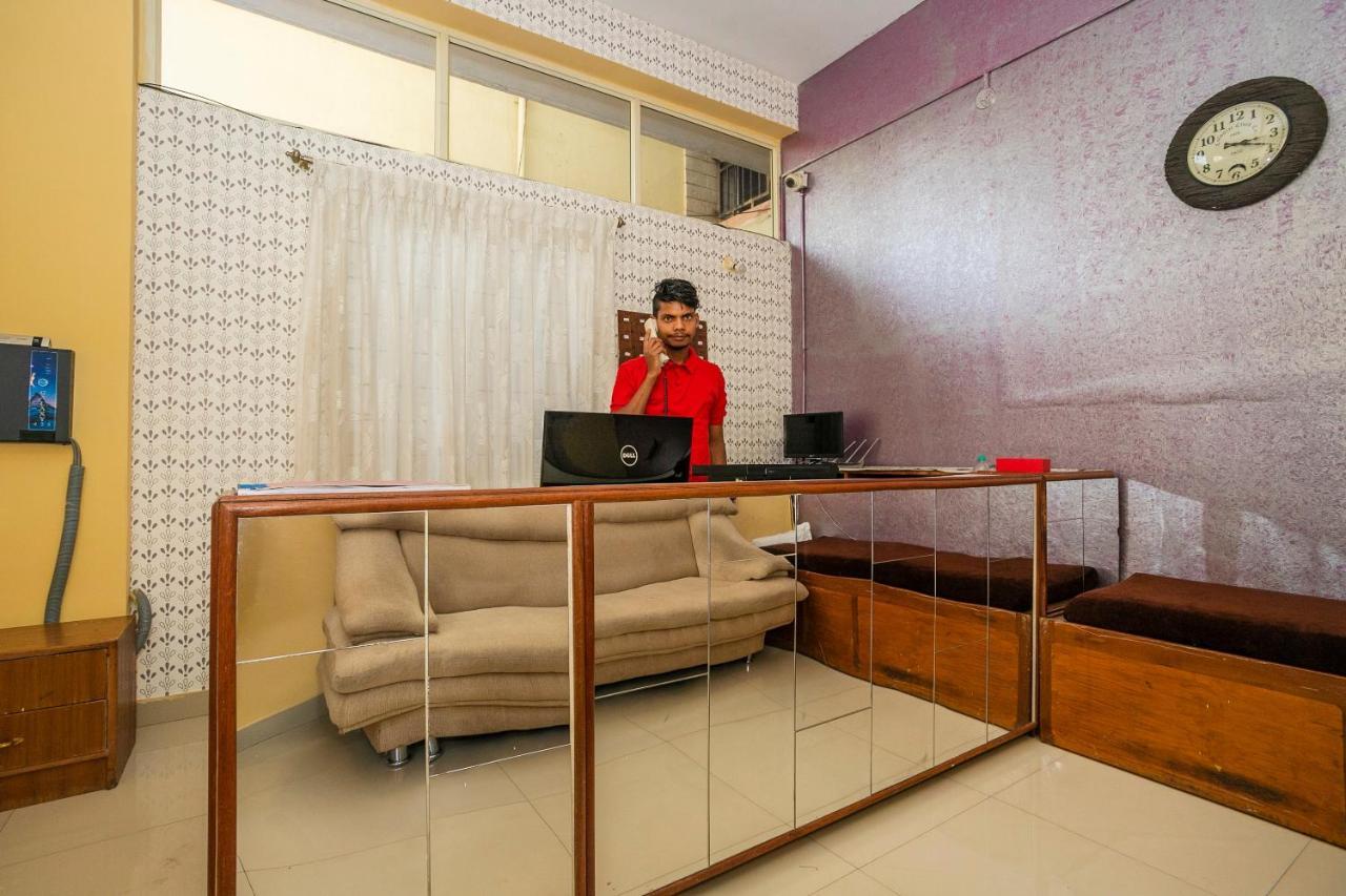 Oyo 12776 Sv Hotel