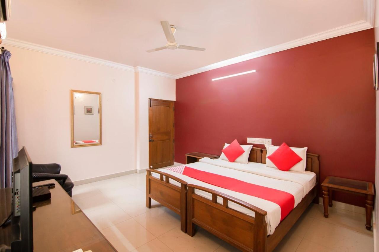 Hotel Oyo 24573 Eyrie Comforts 3*
