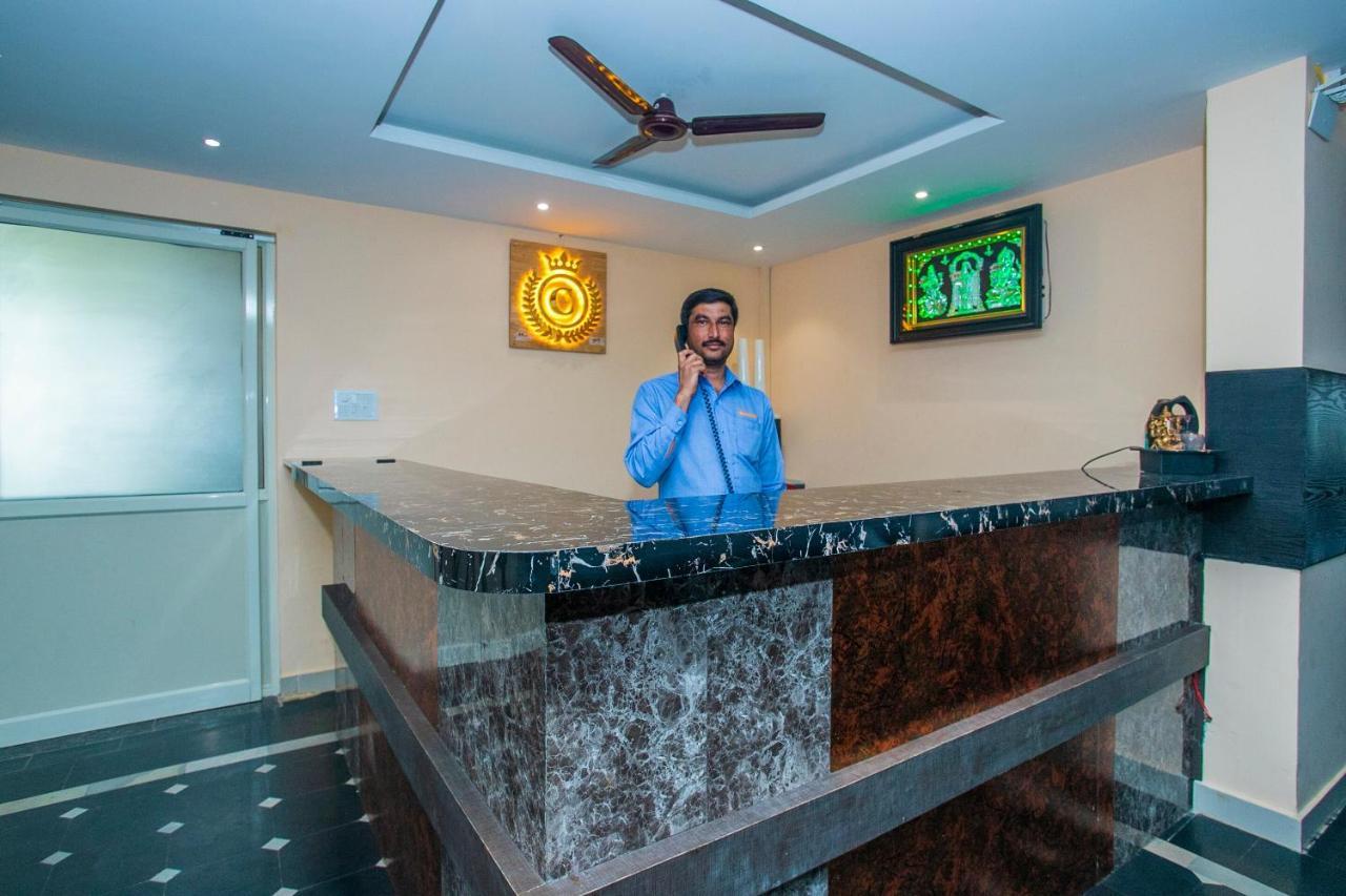 Oyo 22837 Chairmen's Hotel Bangalore