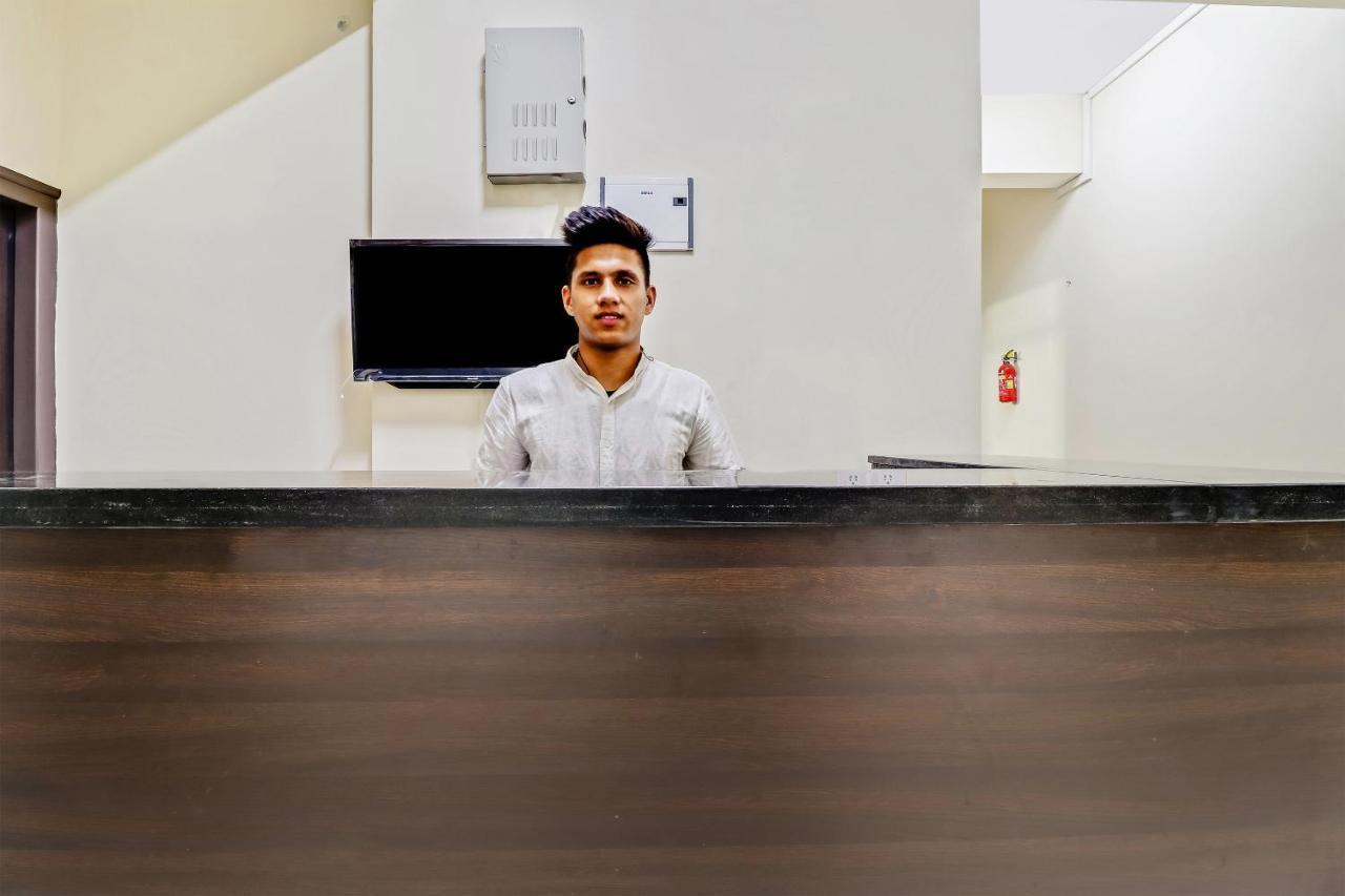 Oyo Flagship 39773 Pride Image Hotel 3*