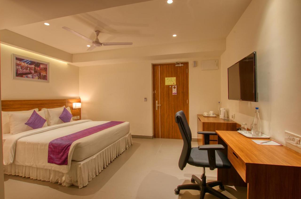 Lilac Hotel, 5th Block 3* Bangalore