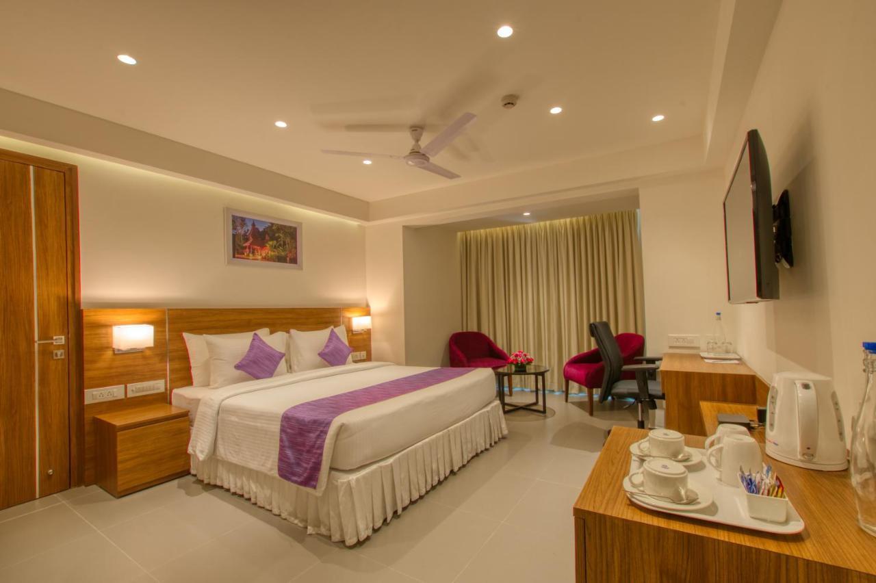 Lilac Hotel, 5th Block Hotel Bangalore