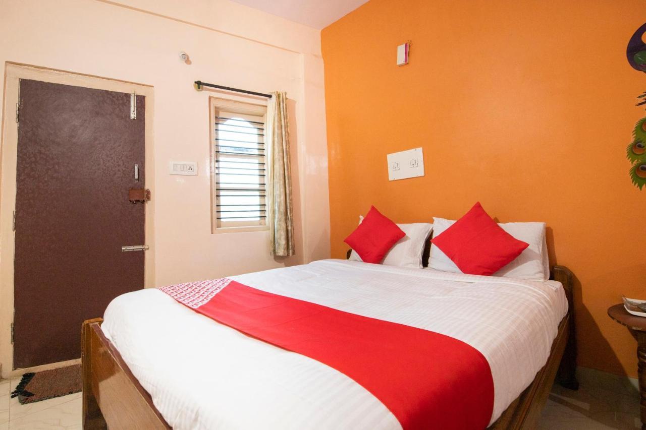 Hotel Oyo 68852 M.r
