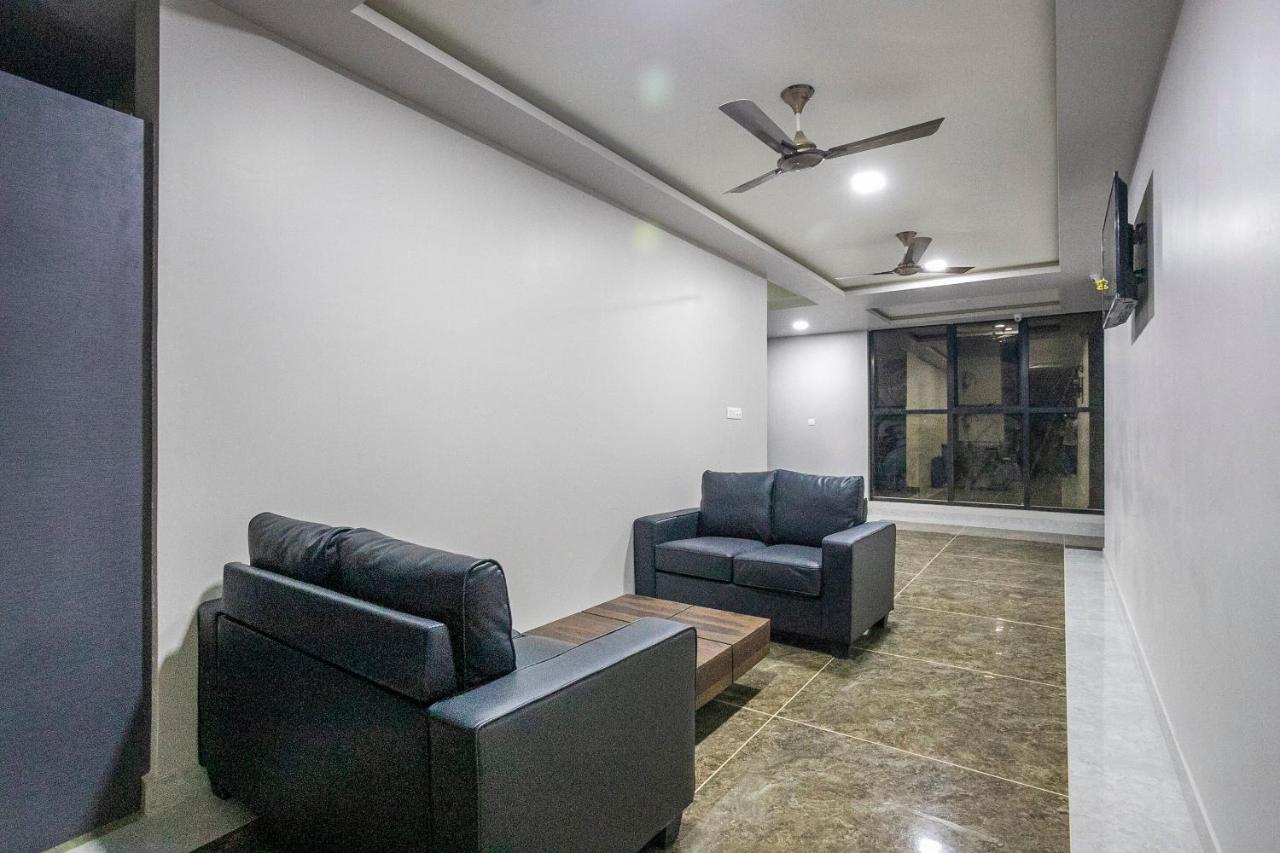 Collection O 30599 Blue Spring Hotel 3*
