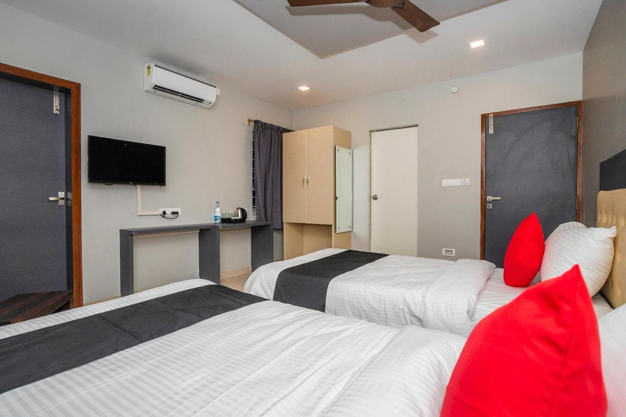 Collection O 30599 Blue Spring Hotel