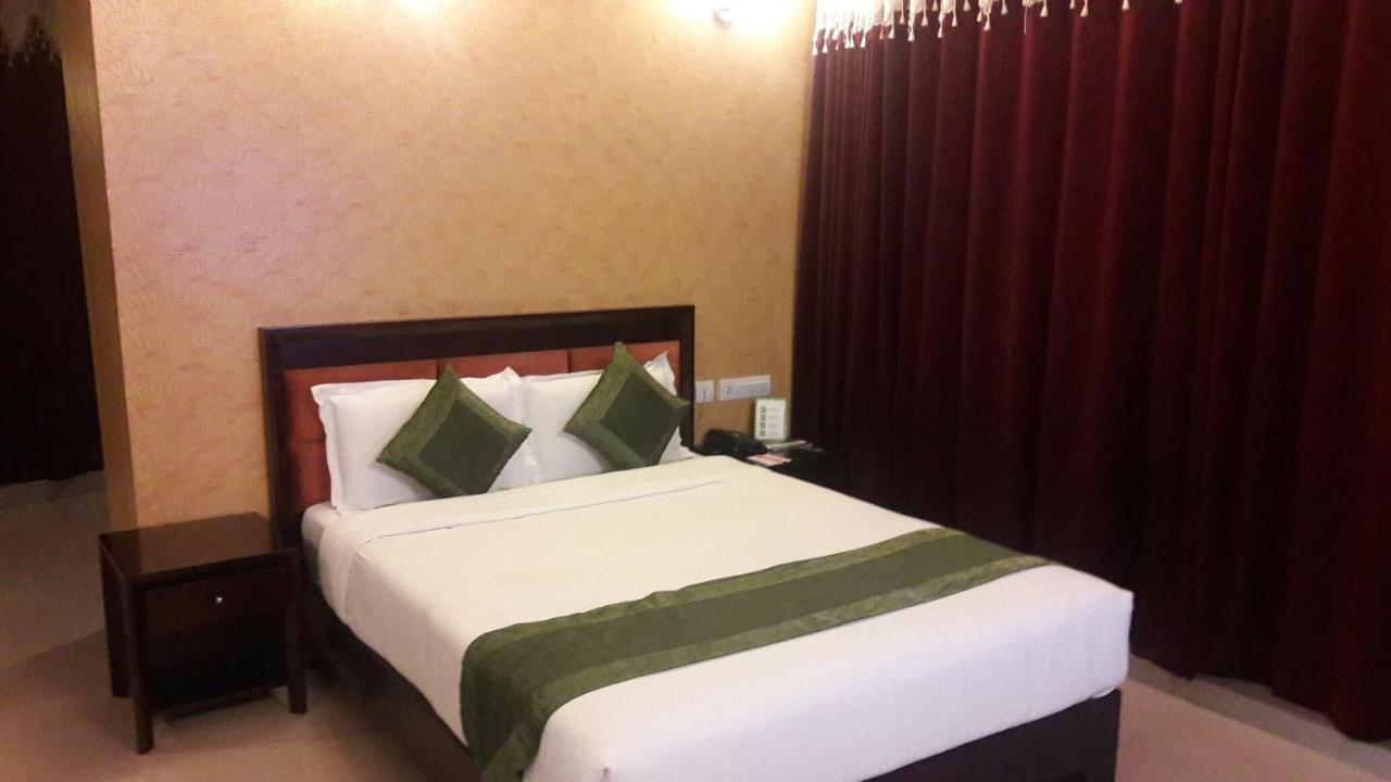Hotel Crystal Castle Bangalore