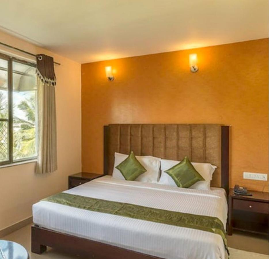 Hotel Crystal Castle Bangalore