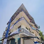 Oyo 79181 Sri Dhanalakshmi Boarding & Lodging