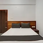 Oyo Hotel Bungalow Inn Lodging & Boarding