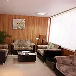 18 Woods Inn