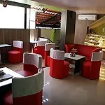 18 Woods Inn