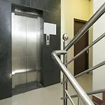 Oyo 10378 Hotel Hibiscus Mayflower