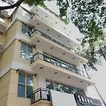 Oyo 10437 Hotel Hibiscus Inn