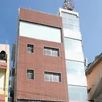 Oyo 15711 Athiti Residency