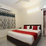 Oyo 8474 Greenland Suites