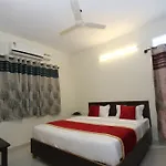 Oyo 8474 Greenland Suites