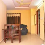 Hotel Breeze Inn