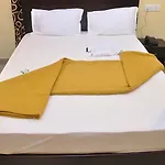 Hotel Breeze Inn