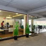 Oyo 8045 Crest Hotel
