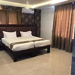 Ample Paradise