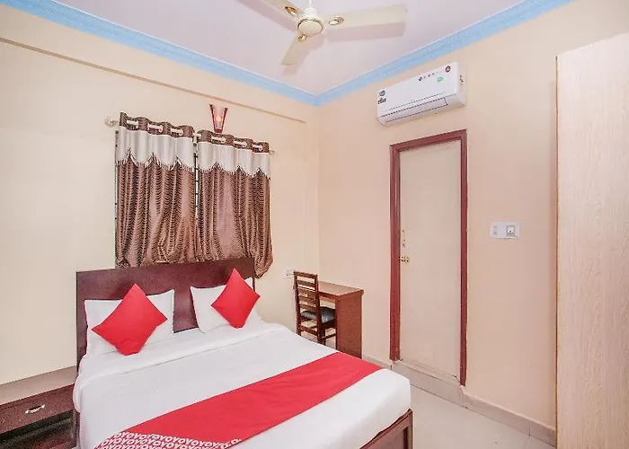 Oyo 10450 Breeze Inn