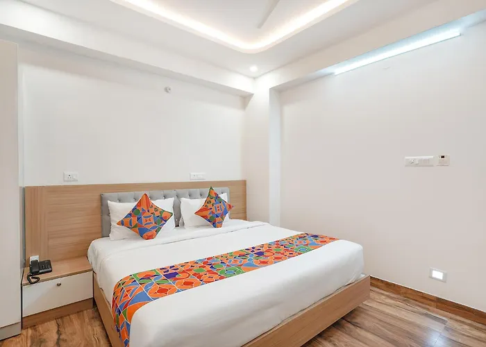 Fabhotel Redmoon Suites
