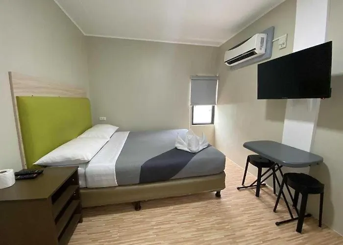 Super Townhouse Jeevan Bima Nagar Hal Road